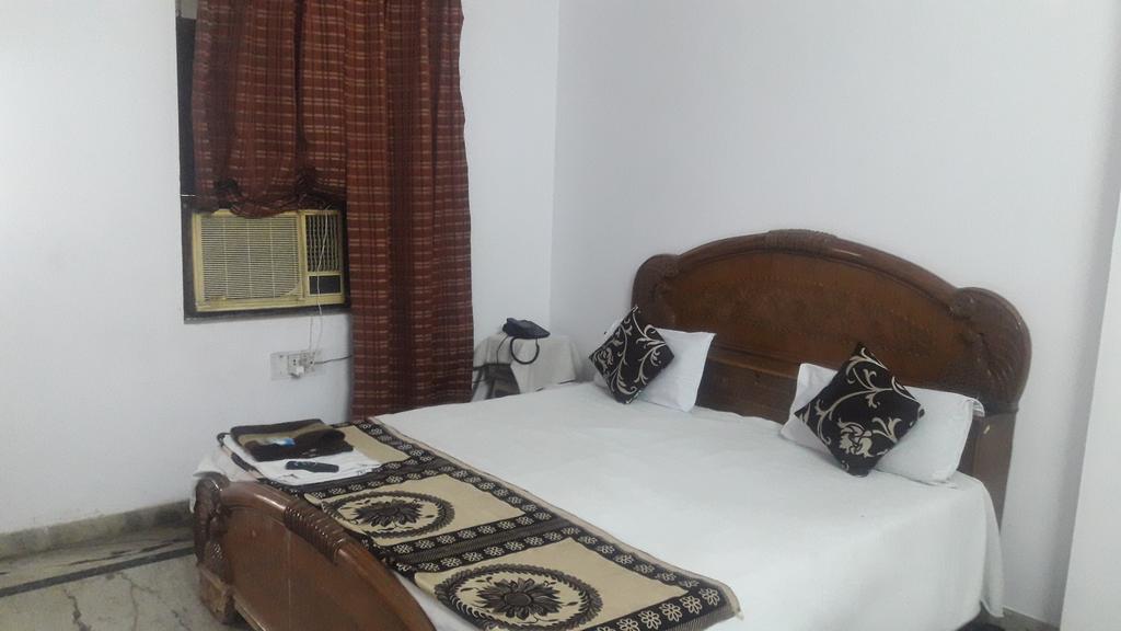 Oyo Rajdhani Guest House Faridabad Exterior foto